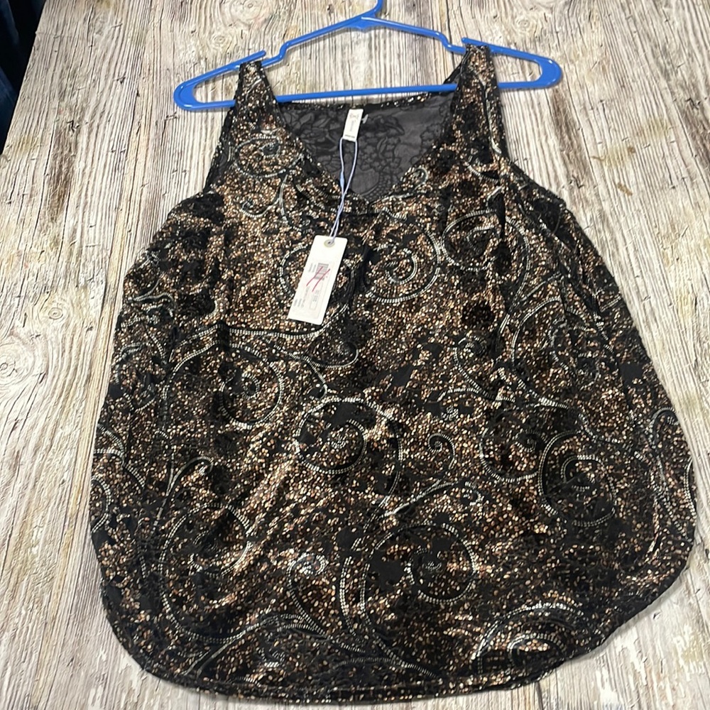 NWT GF Collection Sleeveless Blouse